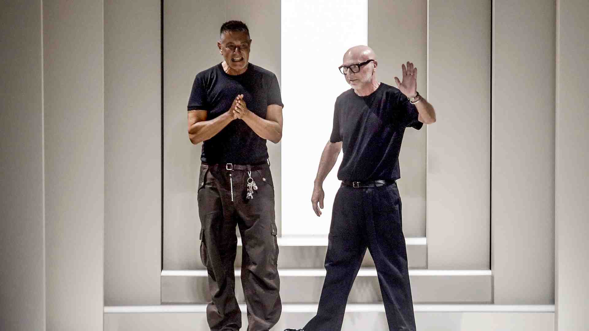 La sfilata Alta moda di Dolce & Gabbana in Sardegna tra Very Important Client e mamuthones