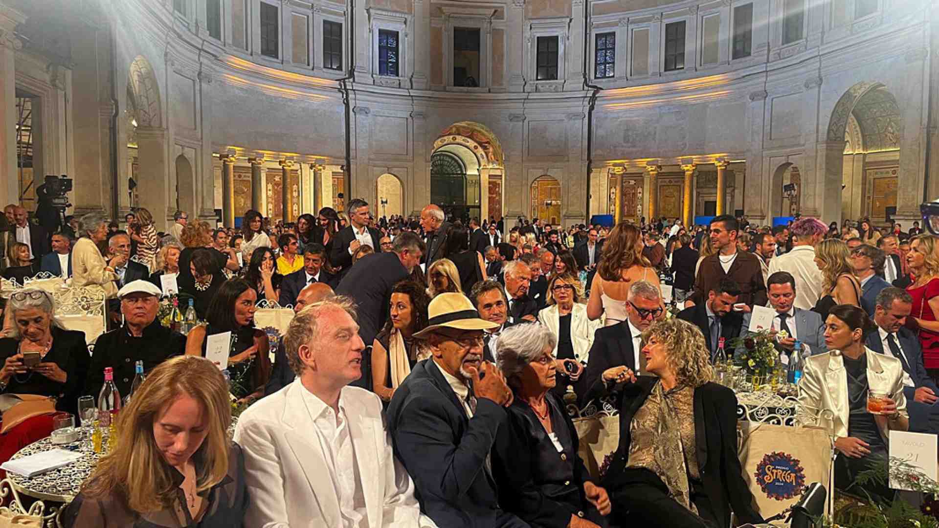 Niente mozzarellone, solo gelatino. A Villa Giulia il Premio Strega è più moscio