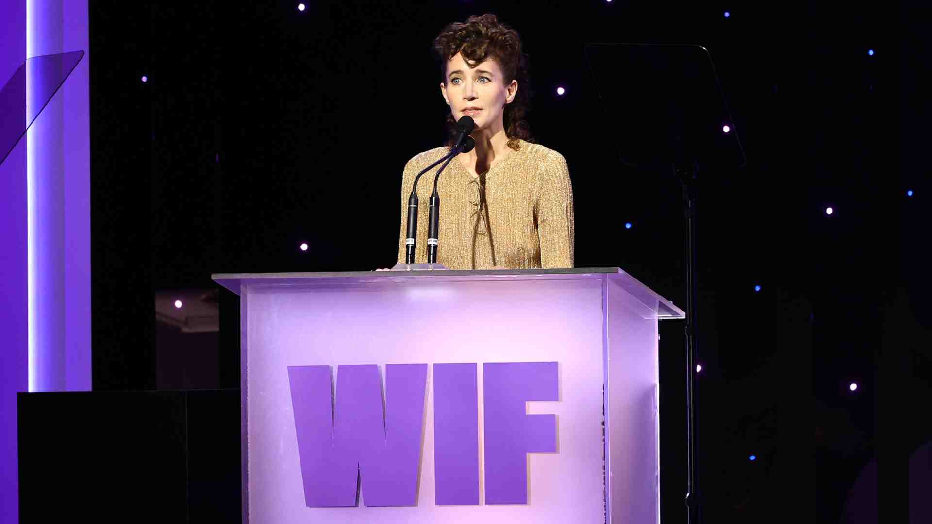 Una donna nell’età di mezzo. Sesso, bugie, verità e motel per volare alto