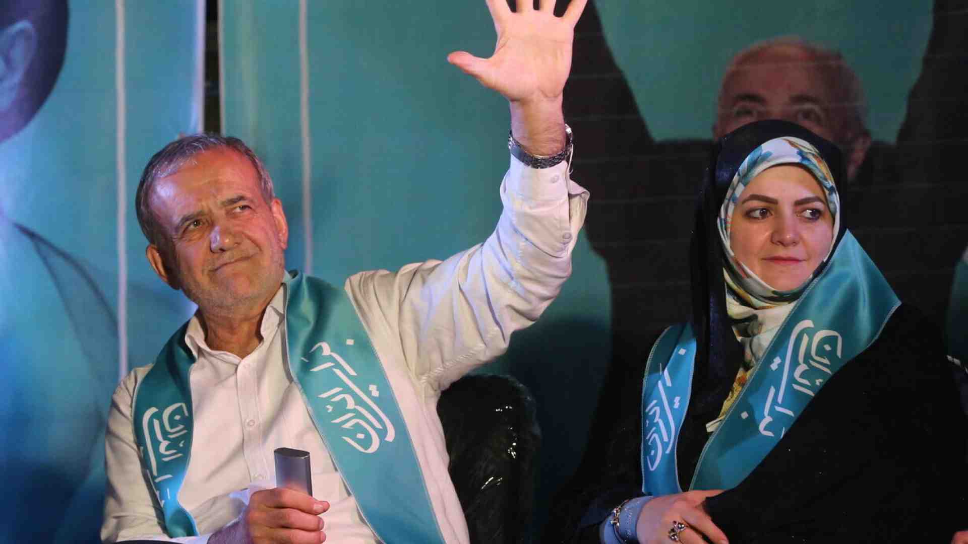 In Iran vince il “dottore” Pezeshkian