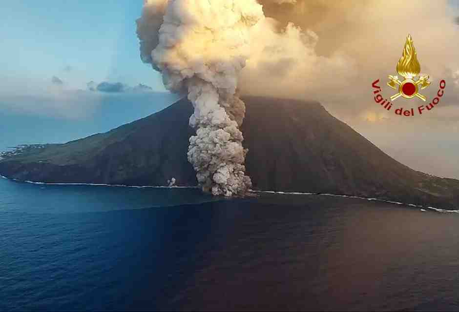Dopo l'Etna, lo Stromboli, le immagini dell'eruzione