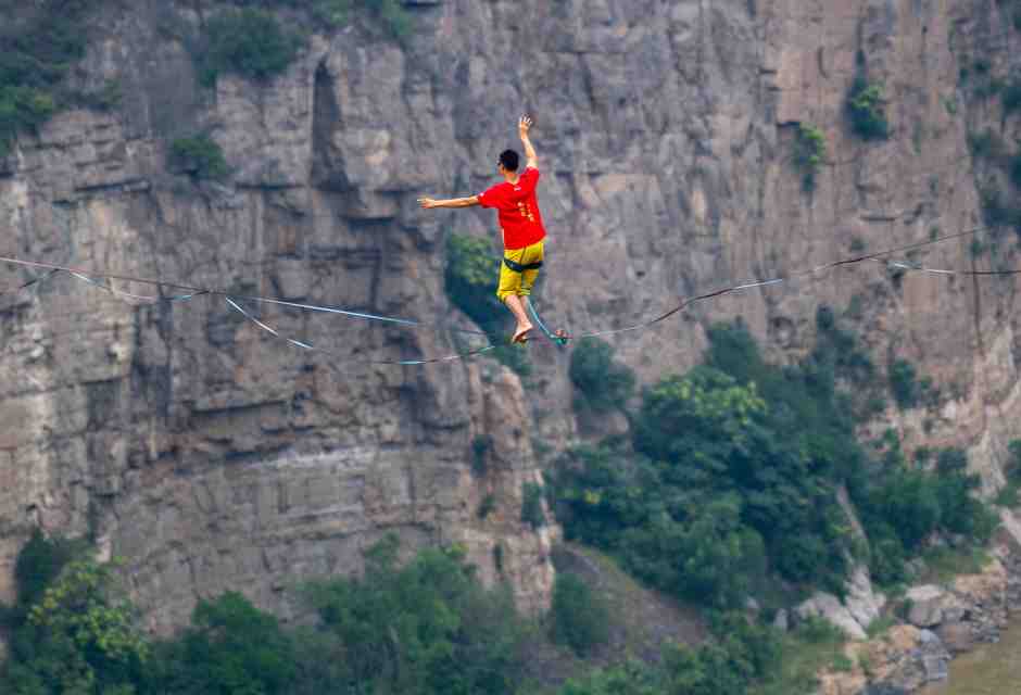 L’uomo che camminerà sullo Stretto