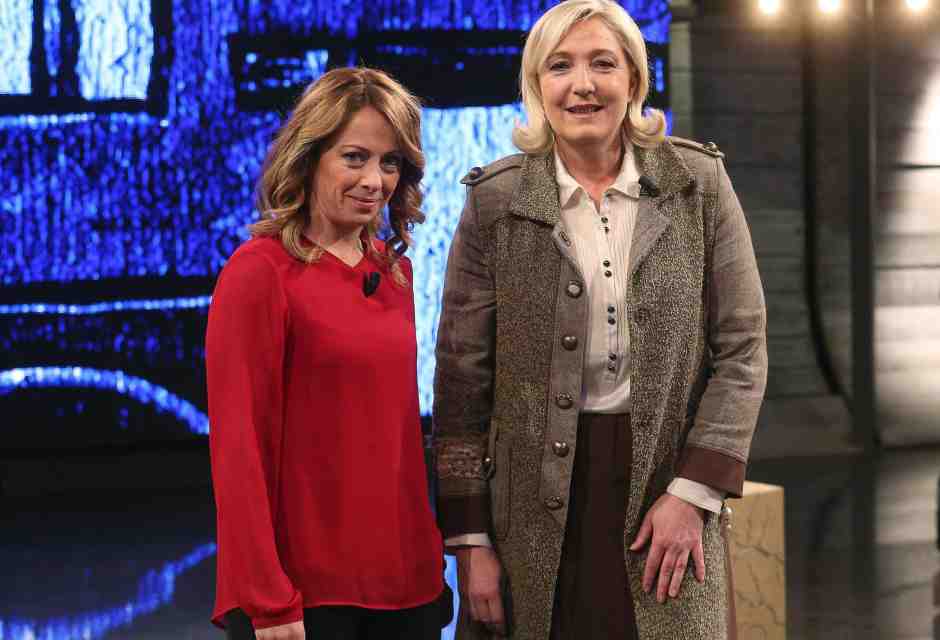 L’antifascismo che avvicina Meloni più a Macron che a Le Pen