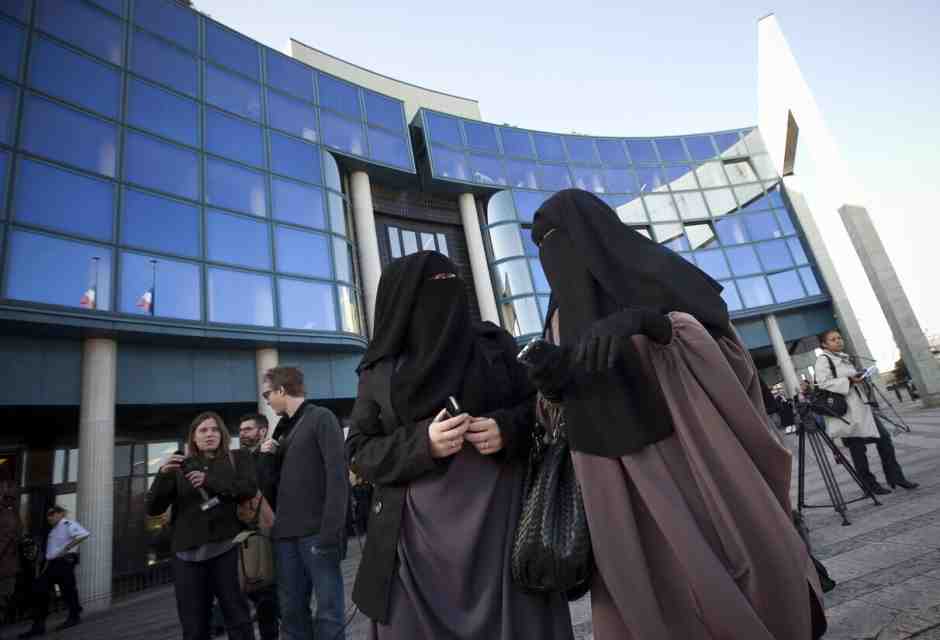 Francia indomita? No, Francia sottomessa: dall'avanzata delle donne velate