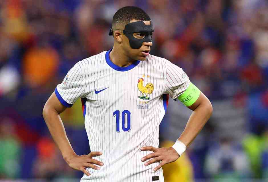 A un passo dalla finale: Spagna-Francia, creatività contro ordine. Per gli arbitri intanto tira una brutta aria