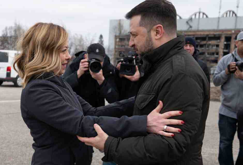 Meloni come Le Pen? Con tutto il rispetto, non diciamo vaccate, grazie