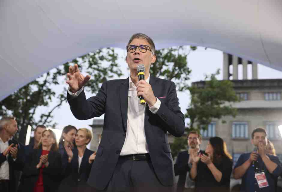 Il socialista Faure fa un passo avanti nella Francia delle trattative