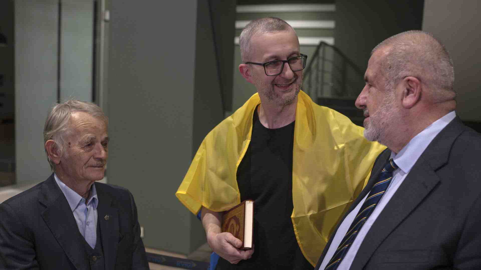 Nariman Dzhelyal si è fatto tre anni da prigioniero politico e ci racconta com’è la Crimea oggi