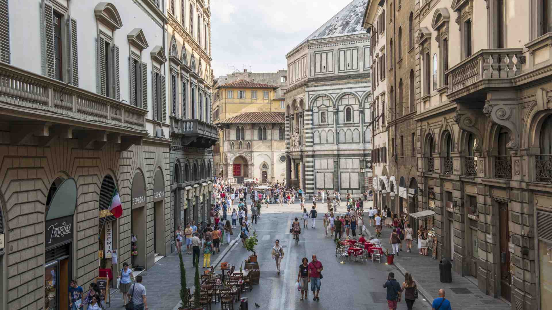 Colpire Arbnb non aiuta a risolvere i guai dell’overtourism. Il caso Firenze