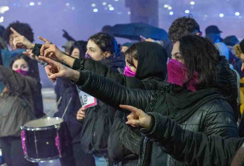 Editori disperati che sperano di monetizzare il femminismo instagrammabile