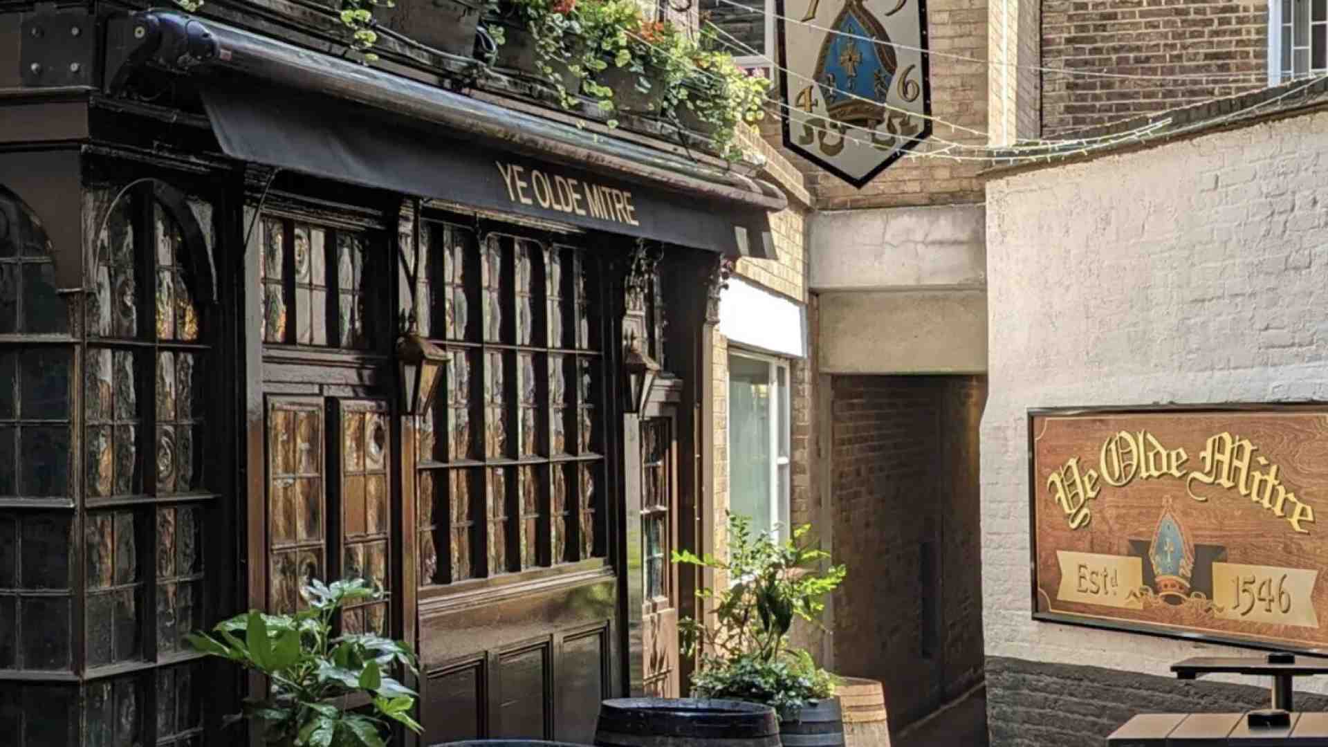 Dio salvi il pub, dove pure Elisabetta I andava a bersi una pinta di birra