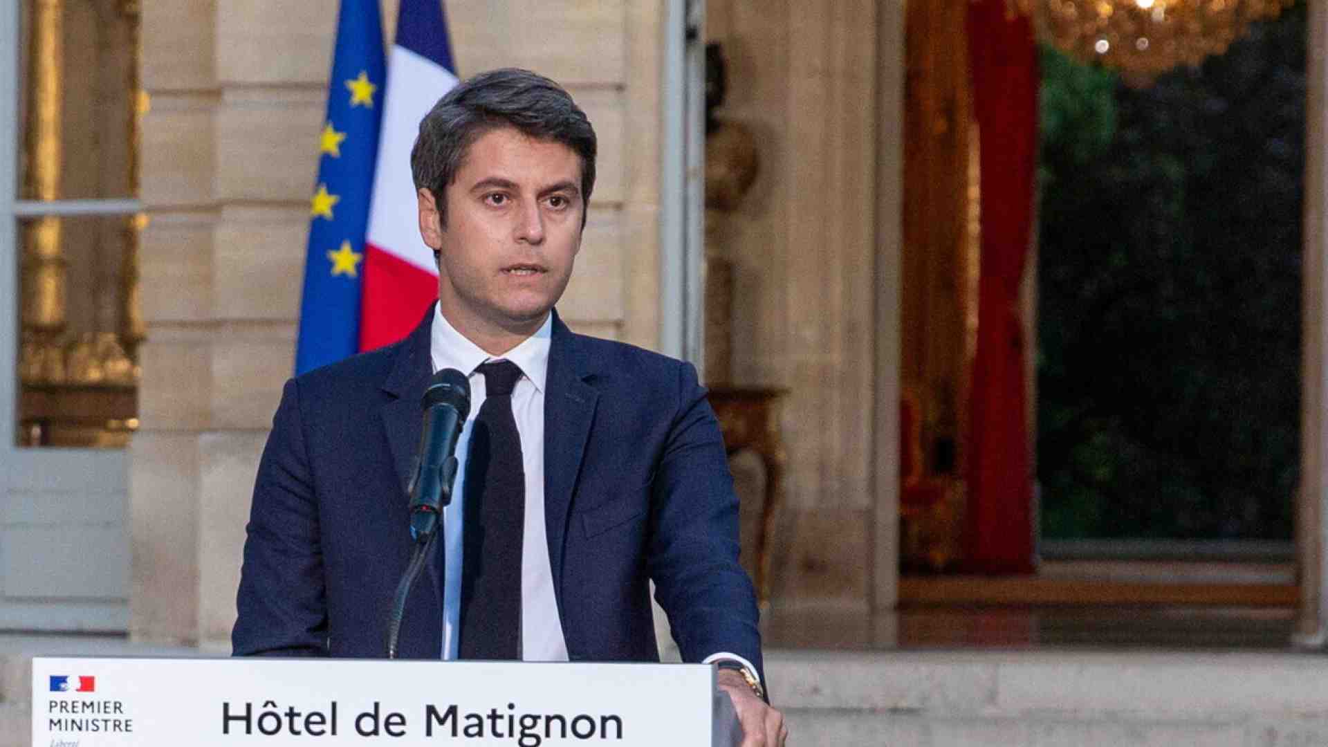 Il tempo finito del premier francese Attal e le trattative del fronte repubblicano