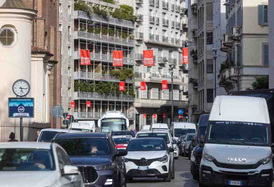 Il 30 km all’ora non serve e inquina di più. Uno studio del MIT