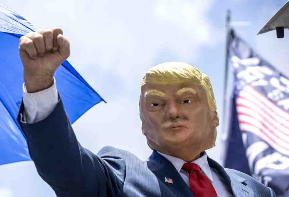 "Andrò a trovare Trump, ora lo sosteniamo più di prima”, ci dice l’uomo “americano” di Meloni