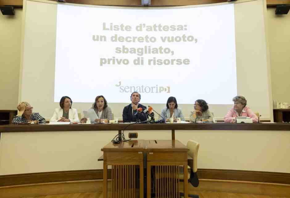 Elegia italiana: l’estate militante di Schlein punta forte sull’ascolto dell’Italia profonda