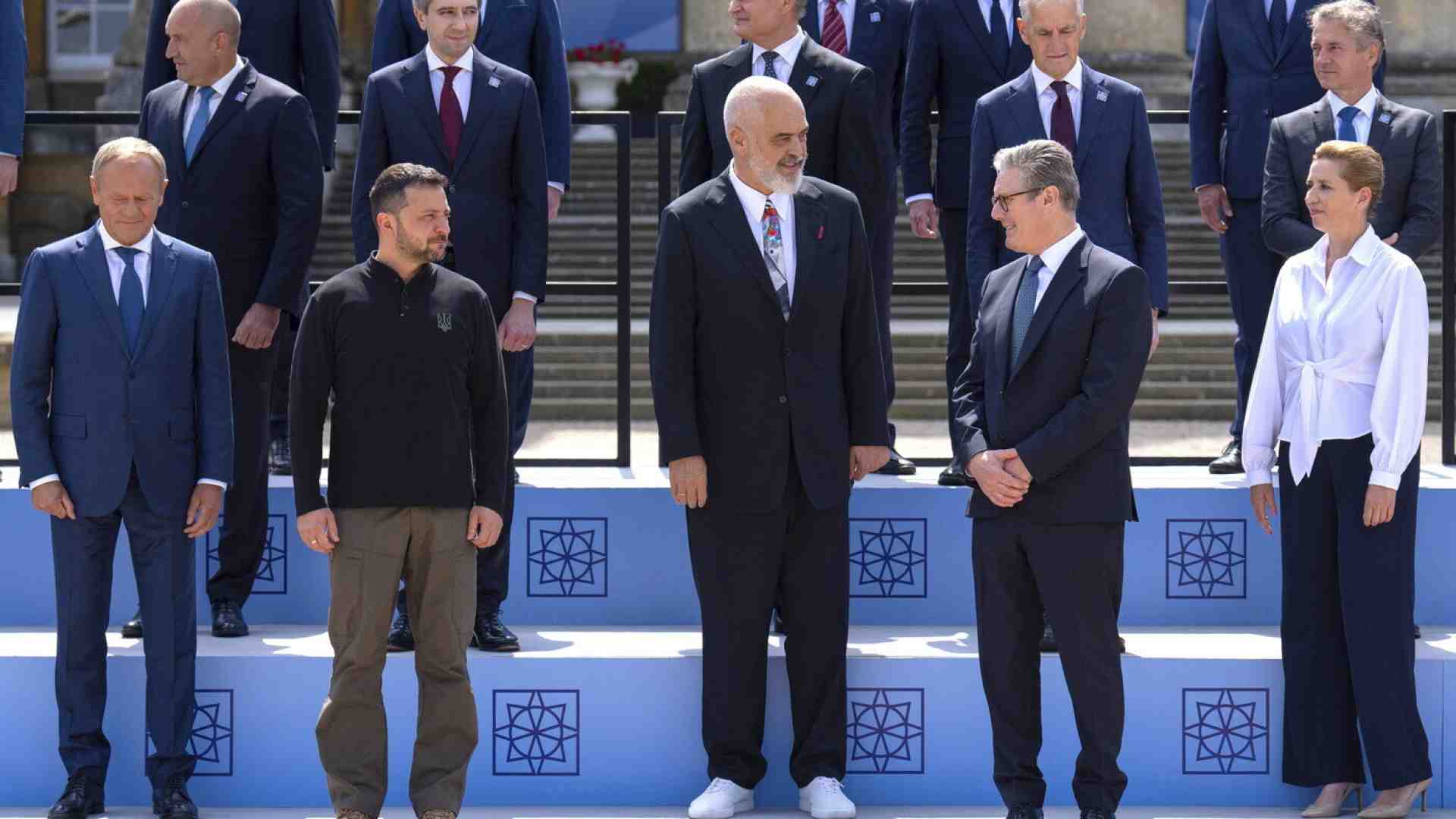 Starmer riunisce gli europei e dice: ricostruiamo fiducia e collaborazione. E sosteniamo Kyiv