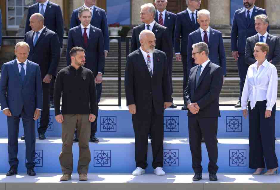 Starmer riunisce gli europei e dice: ricostruiamo fiducia e collaborazione. E sosteniamo Kyiv