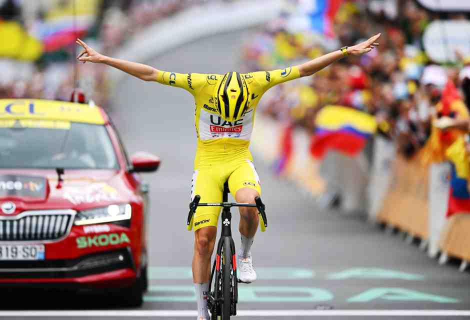 Tour de France. L'inchino di Tadej Pogacar