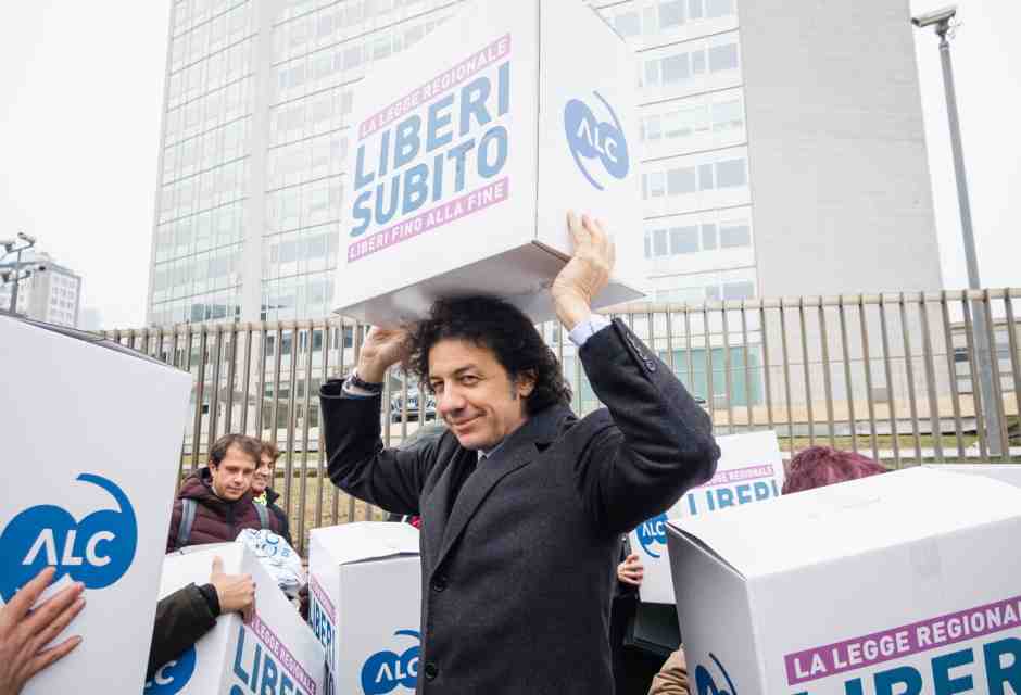 La Corte costituzionale contro il diritto a morire: respinge le richieste di Cappato. La palla alla politica