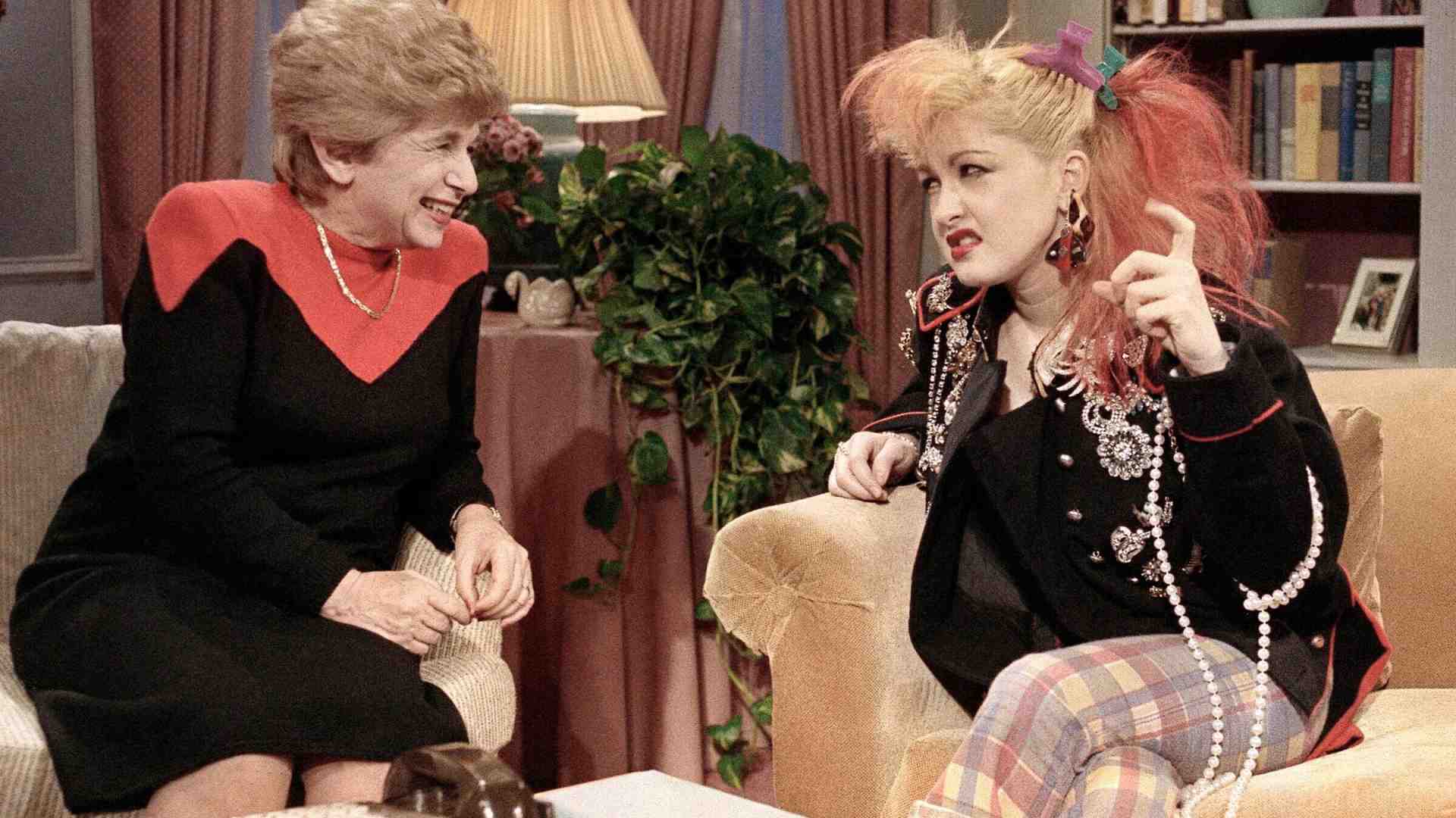 Un ricordo di Dr Ruth e dei suoi consigli liberi e gioiosi (nudi a letto solo se ce n’è motivo)