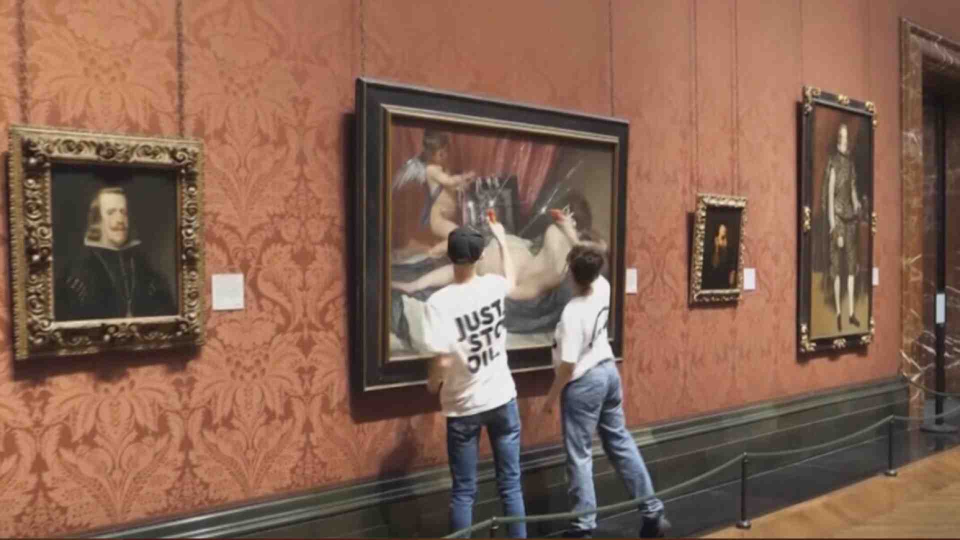 Ecoestremisti, animalisti, antisemiti: ma che vi ha fatto l’arte di male?