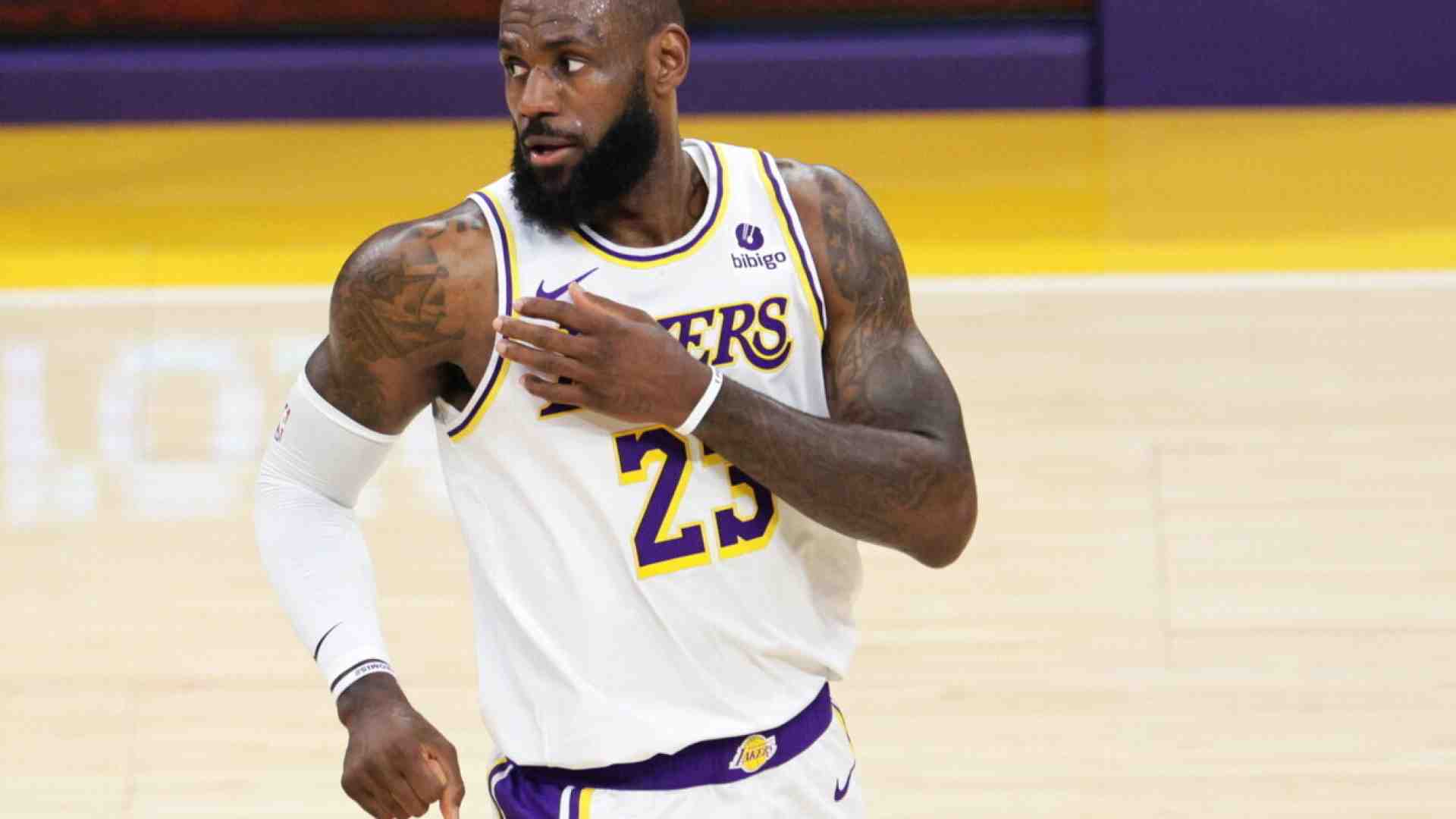 Lebron James sarà il portabandiera degli Stati Uniti alle Olimpiadi di Parigi