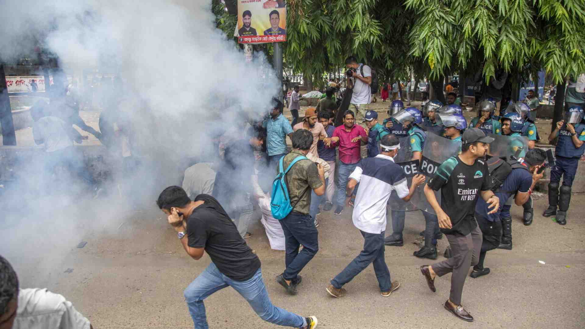 In Bangladesh il governo sempre più autoritario di Sheikh Hasina spara sui suoi studenti