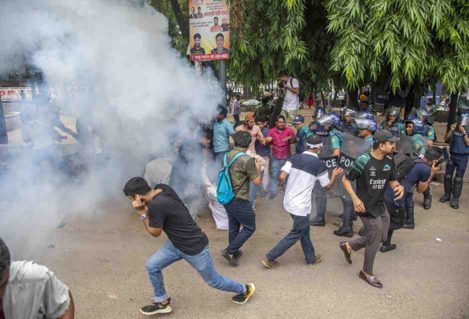 In Bangladesh il governo sempre più autoritario di Sheikh Hasina spara sui suoi studenti