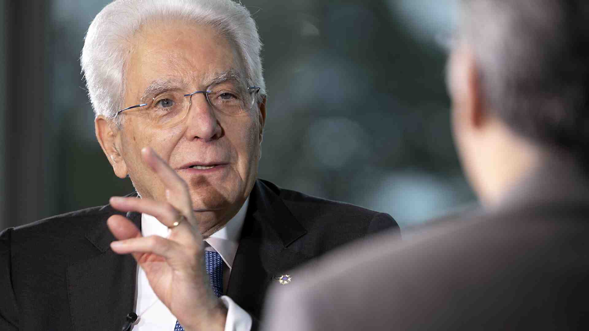 Mattarella: "Ogni atto rivolto contro la libera informazione è un atto eversivo rivolto contro la Repubblica"