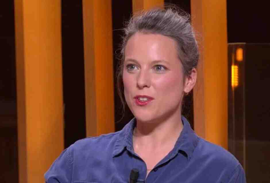 Chi è Lucie Castets, candidata premier del Nuovo fronte popolare