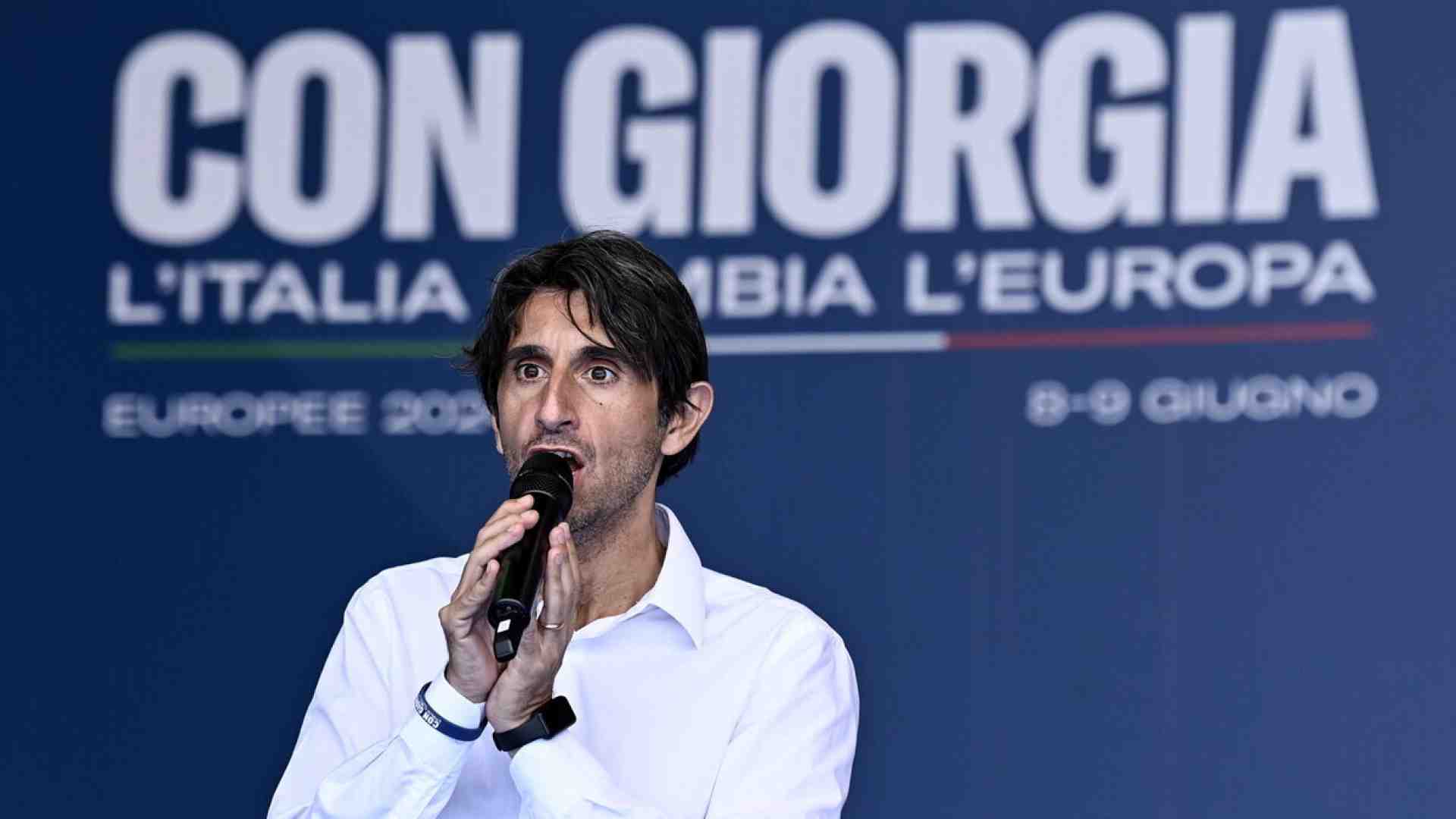 "Un premierato per l'estate": ad agosto scatta il "Fratelli d'Italia beach tour"