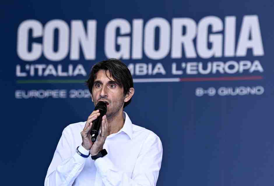 "Un premierato per l'estate": ad agosto scatta il "Fratelli d'Italia beach tour"