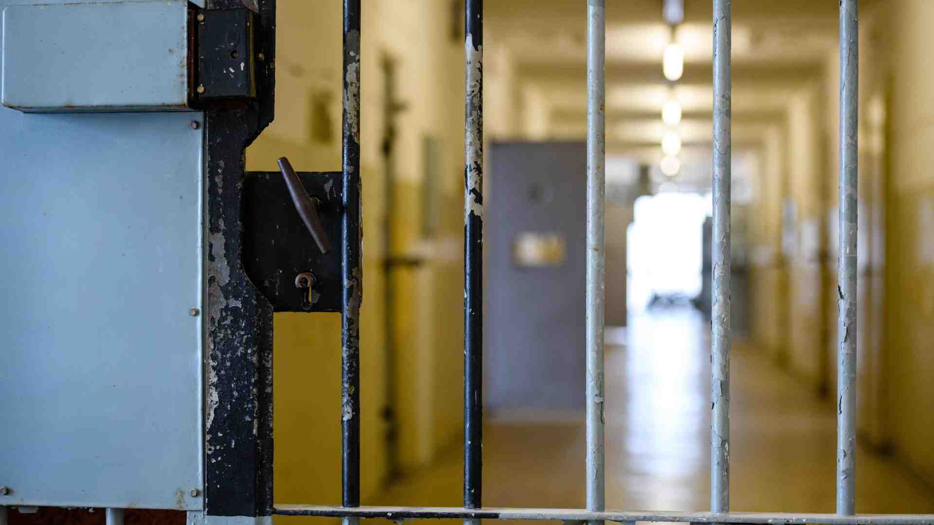 Non si può parlare del dramma delle carceri senza parlare dell’abuso della carcerazione preventiva