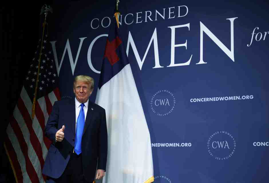 Tutte le donne di Donald Trump in campagna elettorale: pretoriane, arriviste e fedelissime
