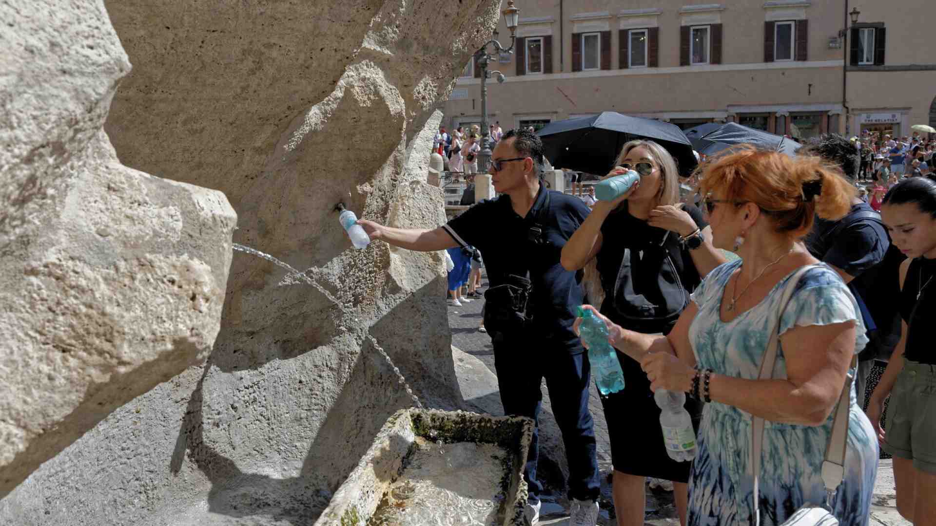 I mass media si sono resi conto che è estate: che notizia!