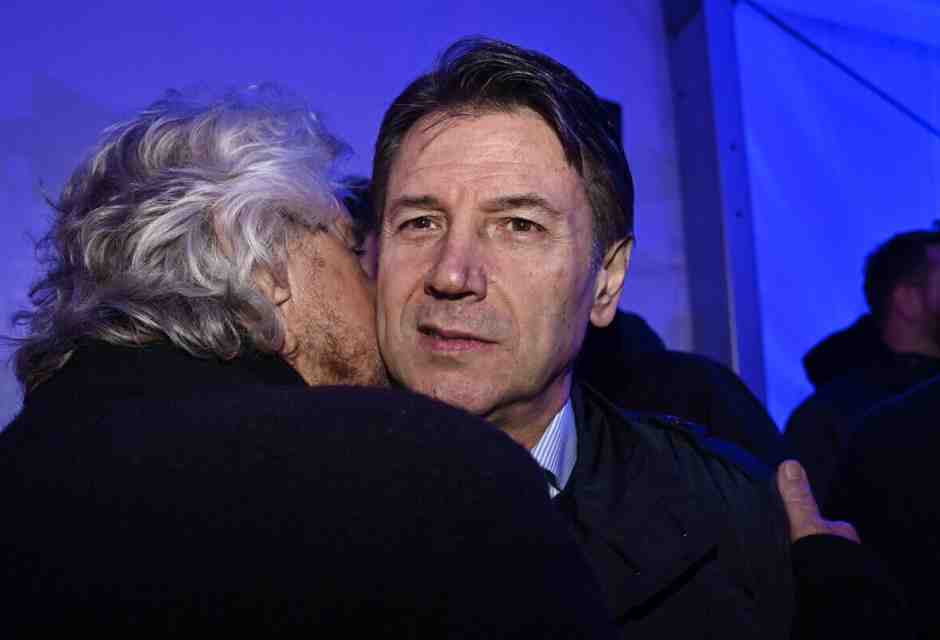 Dont'touch Beppe. Un gruppo di ex parlamentari del M5s scrive una lettera per difendere Grillo