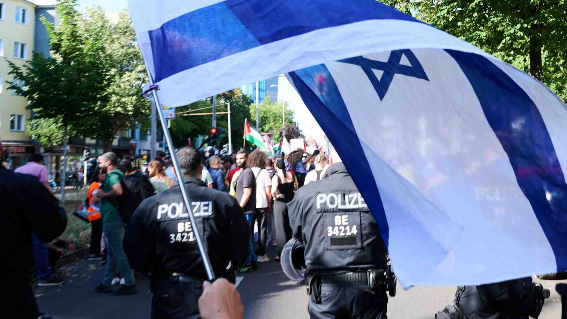 Combattere l'antisemitismo in tutti i canali senza paura di essere divisivi