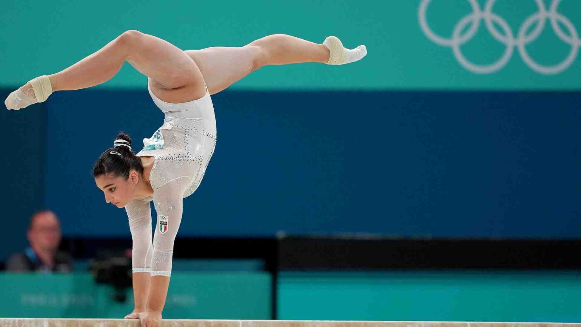 Una sera all'Arena di Bercy tra i silenzi per Biles e l'argento delle Fate