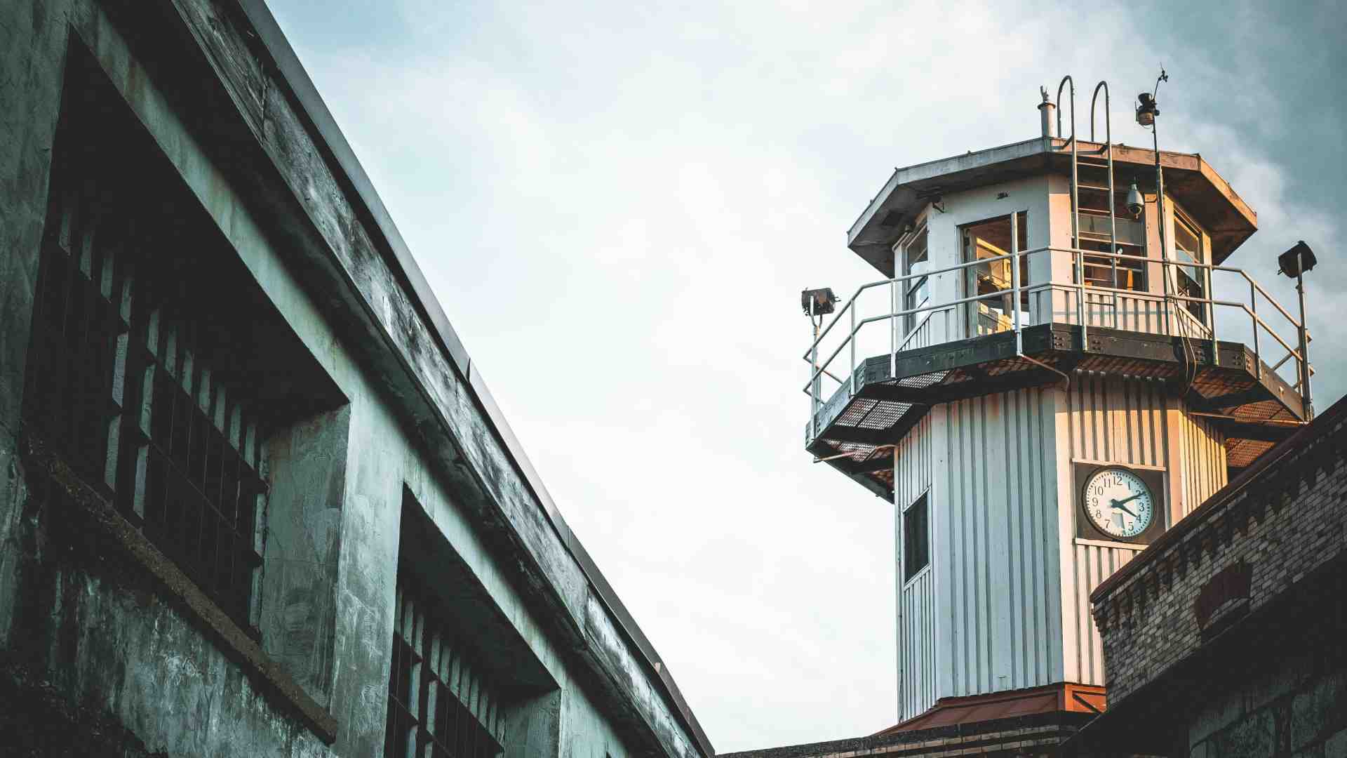 Proposta paradossale: qualche giorno di carcere obbligatorio per i magistrati tirocinanti