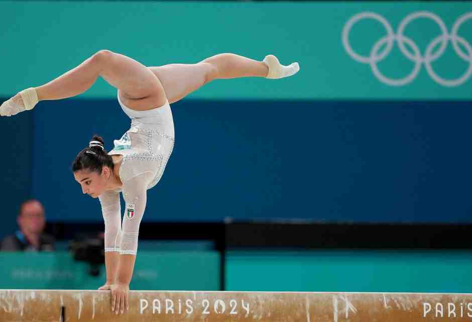 Una sera all'Arena di Bercy tra i silenzi per Biles e l'argento delle Fate