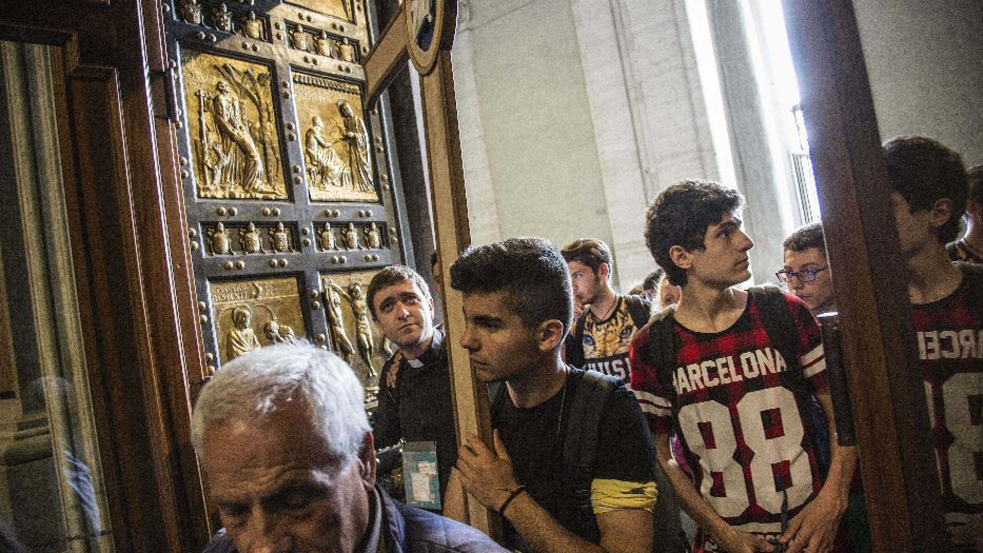Porte Sante solo a San Pietro, nelle 3 basiliche papali e in un carcere
