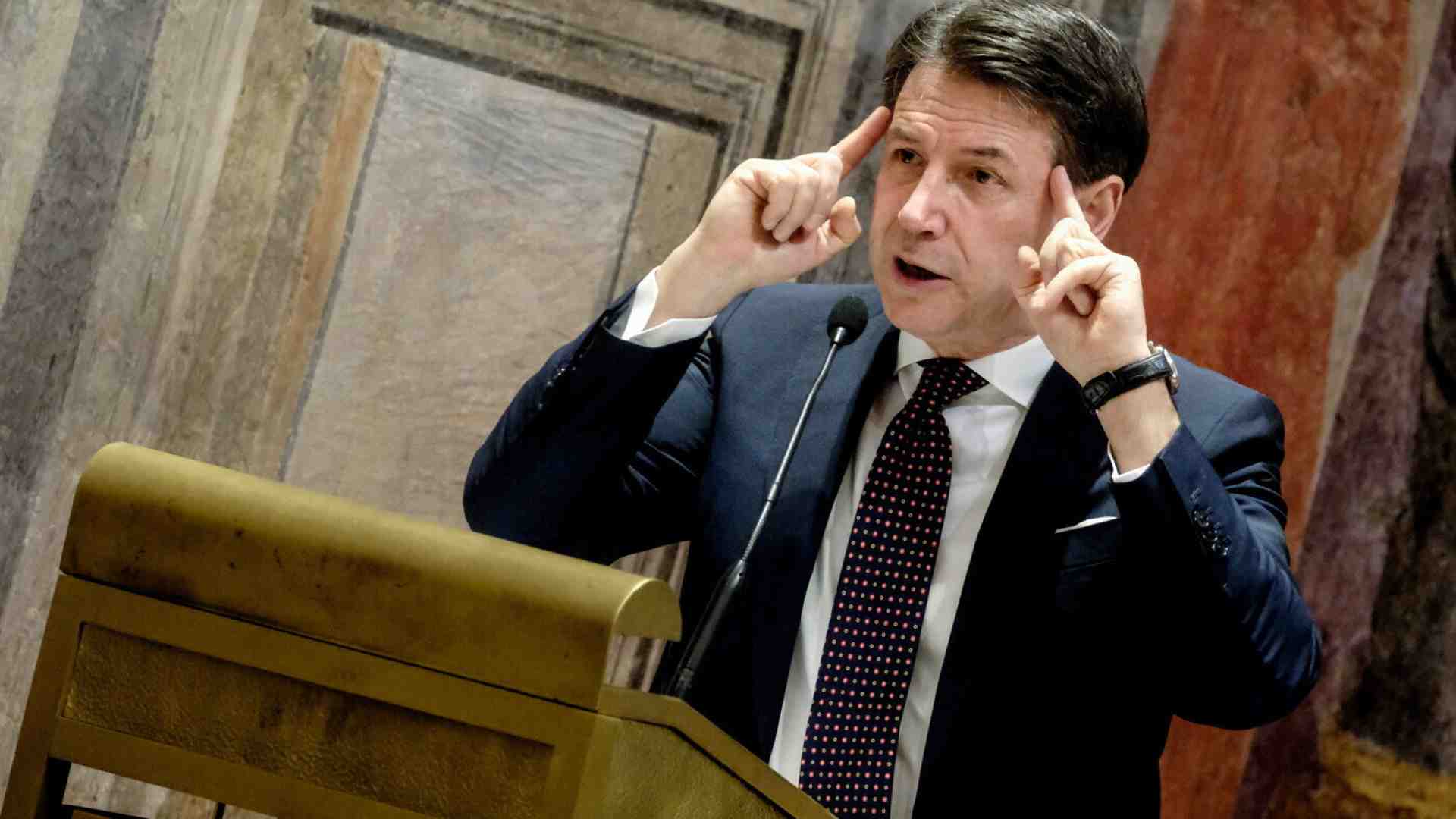 Reddito di cittadinanza: Meloni lo riscrive, Conte non riforma