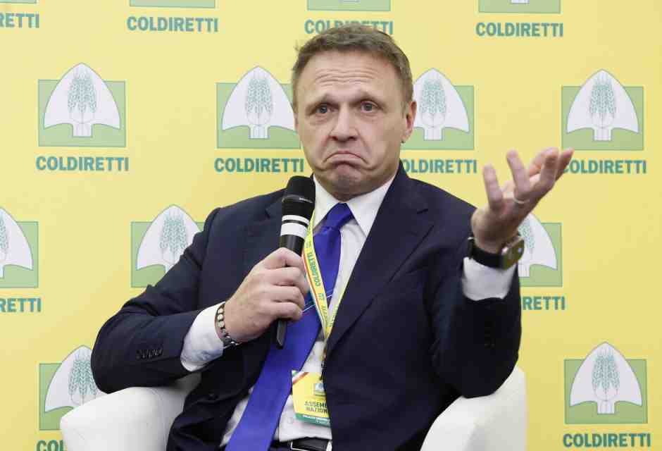 Le ultime promozioni di Lollobrigida. Da collaboratori a dirigenti. Il ministero esplode