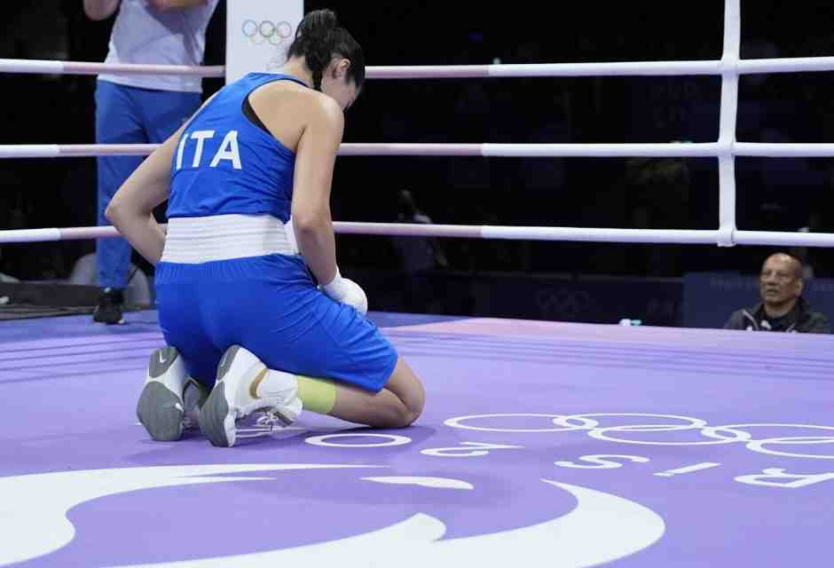 I pugni di Imane Khelif e l'eco mediatica interrompono le Olimpiadi di Angela Carini