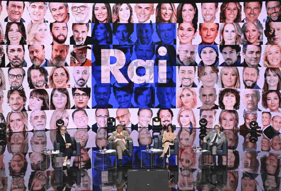 Oggi privatizzare la Rai non vuol più dire ammazzare la tv commerciale. Che si aspetta?