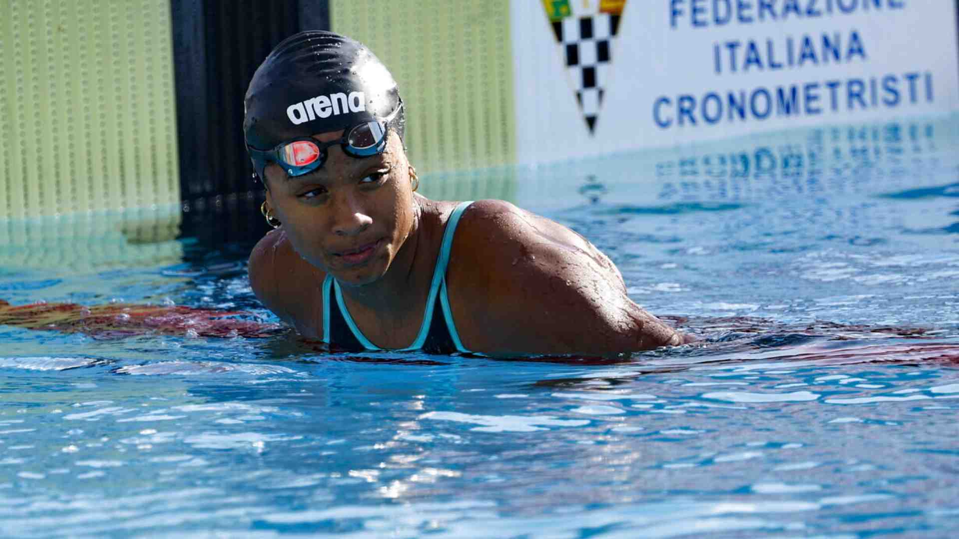 Sara e Sarah. Curtis debutta nei 50 stile libero della regina Sjöström: “Alle Olimpiadi può succedere di tutto”