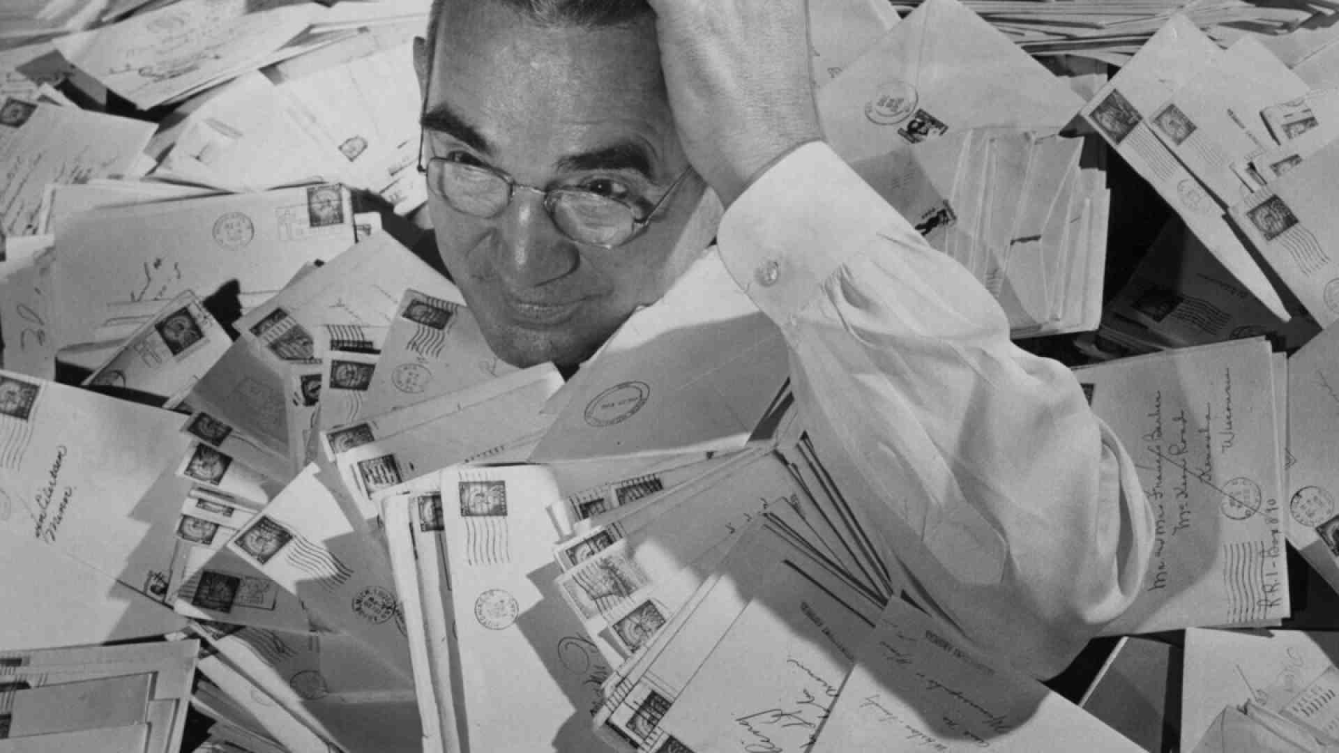 L’invenzione dei numeri civici e dei francobolli, e gli uffici delle “lettere morte”. Storia di come siamo diventati rintracciabili