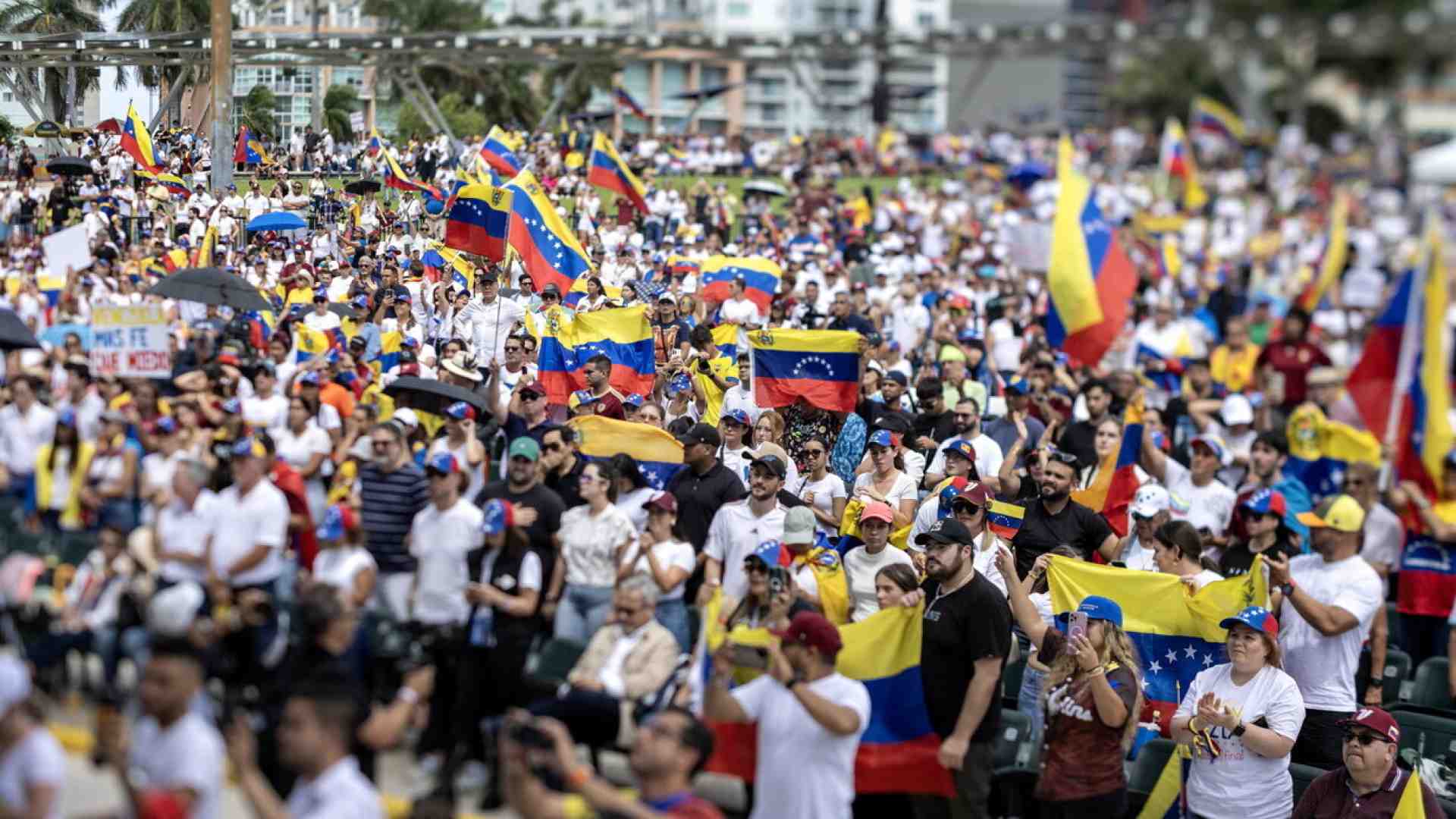 Proseguono le proteste in Venezuela contro Maduro, "disposto a tutto" per restare al potere