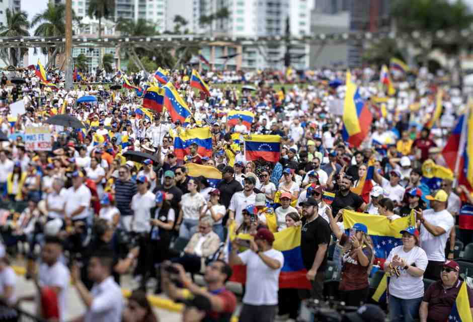 Proseguono le proteste in Venezuela contro Maduro, "disposto a tutto" per restare al potere