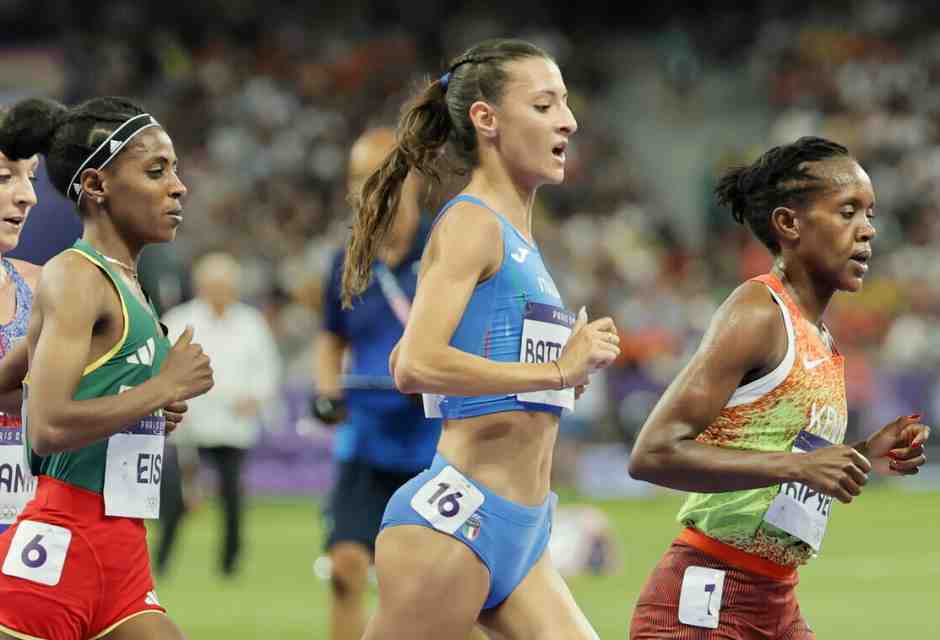 La prima medaglia italiana nell'atletica dura poco. Ma il quarto posto di Battocletti è di quelli che brillano